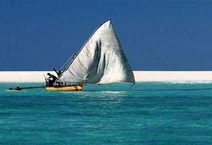 Anakao-Ocean-Lodge-lagoon-boat