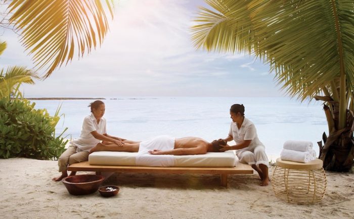 Cedarberg Travel | Four Seasons Desroches Island Resort