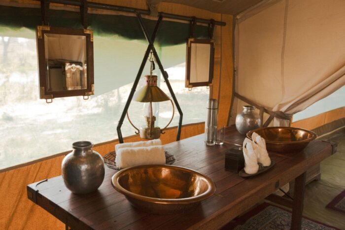 Cedarberg Travel | Selinda Explorers Camp