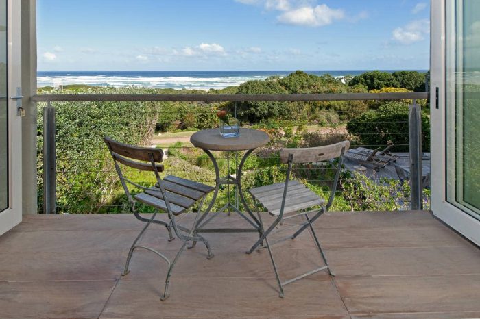 Cedarberg Travel | Mosselberg on Grotto Beach