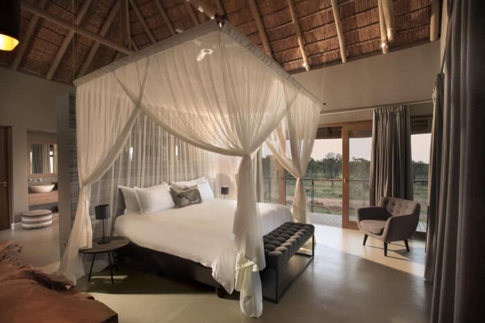 Cedarberg Travel | Mhondoro Safari Lodge & Villa