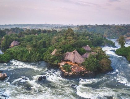Lemala-wildwaters-lodge-island-setting