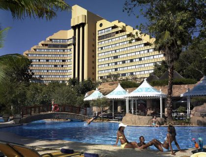 Sun-City-Cascades-Hotel-pool