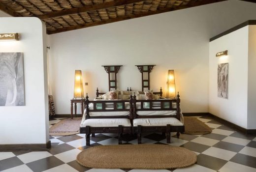 Hatari Lodge