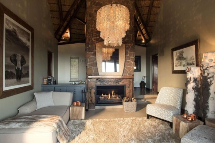 Cedarberg Travel | Mhondoro Safari Lodge & Villa