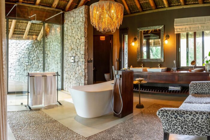 Cedarberg Travel | Dulini Leadwood Lodge