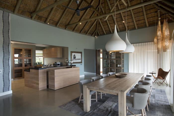 Cedarberg Travel | Mhondoro Safari Lodge & Villa