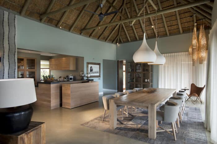 Cedarberg Travel | Mhondoro Safari Lodge & Villa