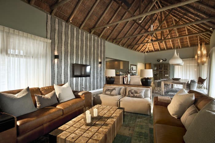 Cedarberg Travel | Mhondoro Safari Lodge & Villa