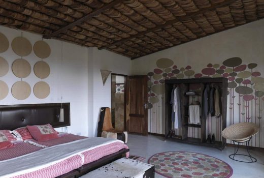 Hatari Lodge