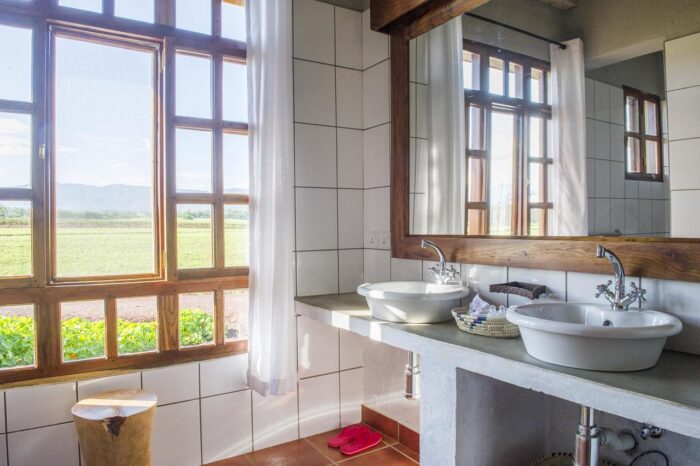 Cedarberg Travel | Farm House Valley Lodge