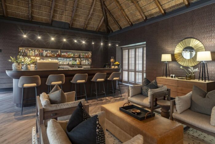 Cedarberg Travel | Eagles Crag Lodge  - Shamwari Game Reserve